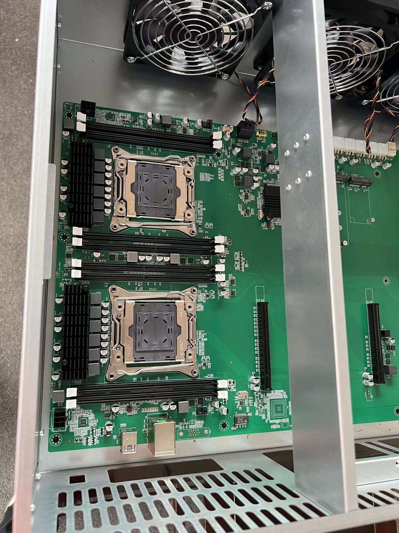 High Quality ALEO Server case  - E5 2699 V4 recension och pris